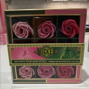 Wicked rose scented tulip bath petals
